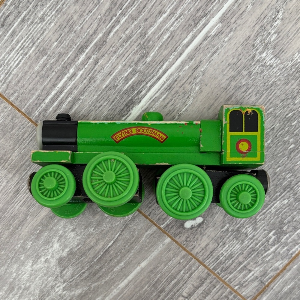 Wooden Flying Scotsman with One Tender - Picture 7 of 14